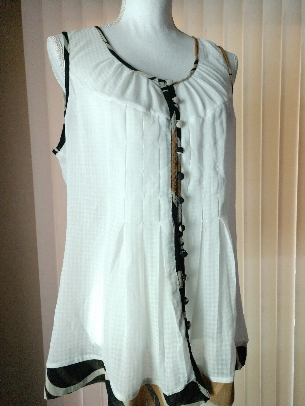 Soft Surroundings White Sheer Sleeveless Blouse Shell NO CAMISOLE Size Medium